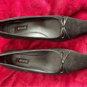 Ecco Women's Black Suede Kitten Heels with Bow Detail